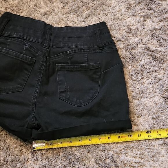 Refuge Black Denim Distressed Shorts - Picture 6 of 7